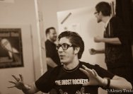 23.03.2011 Umsonst und Drinnen mit Toys get lost und Gomukhasana