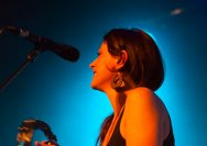 23.03.2011 Umsonst und Drinnen mit Toys get lost und Gomukhasana