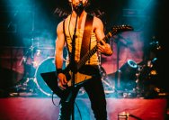 04.10.2013 Green Frog Feet und Dirty Dogs