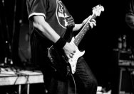 10.12.2014  Umsonst und Drinnen mit The Noisy Gatecrashers und Frog Shock
